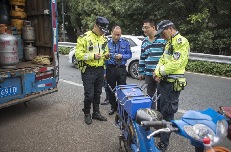 整治“黑煤气”：深圳一个月查处227宗3920瓶