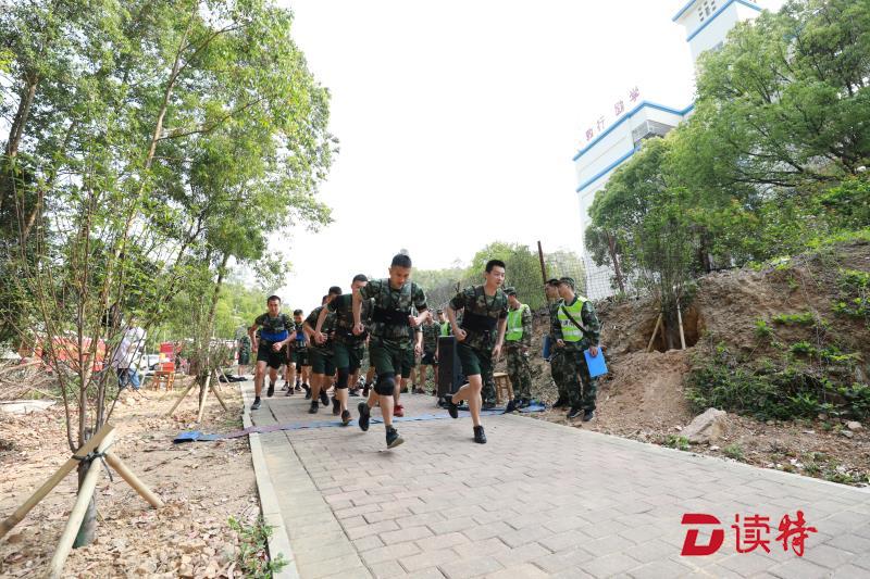 深圳市公安消防支队体能、技能大比武拉开帷幕