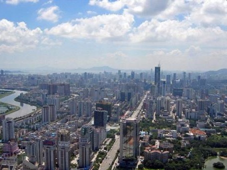 伦敦市副市长访深  探寻大都市公共住房解决方案