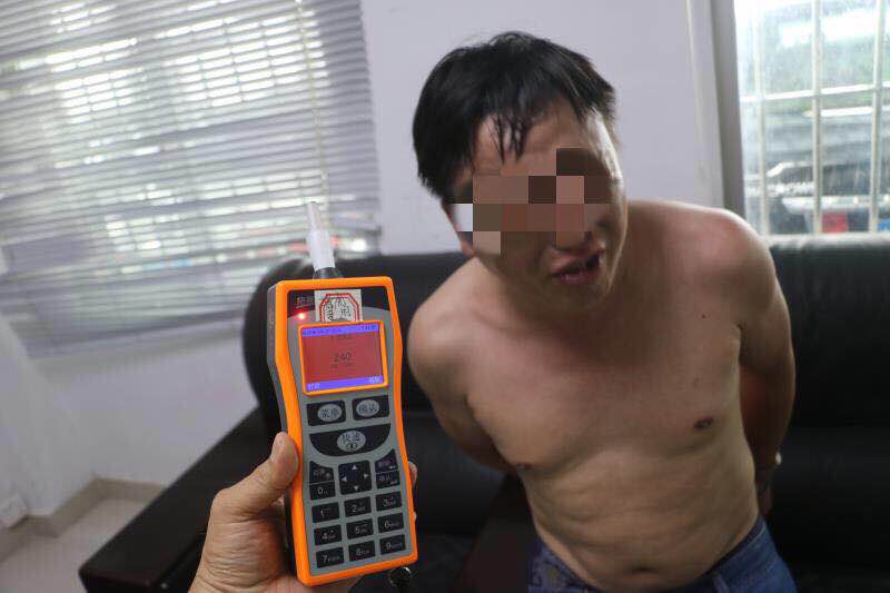 你是歌手！男子醉驾被查 情绪高涨飙唱《青藏高原》