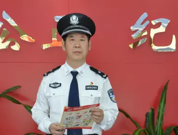 每日警星 | 曾育祥：奋战在消防一线的“老黄牛”