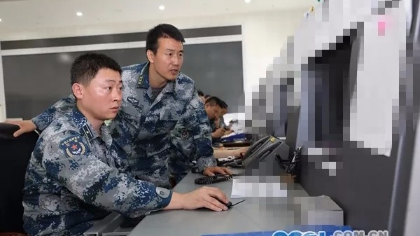 川航3U8633备降背后：空军紧急清理空域 叫停十余架军机