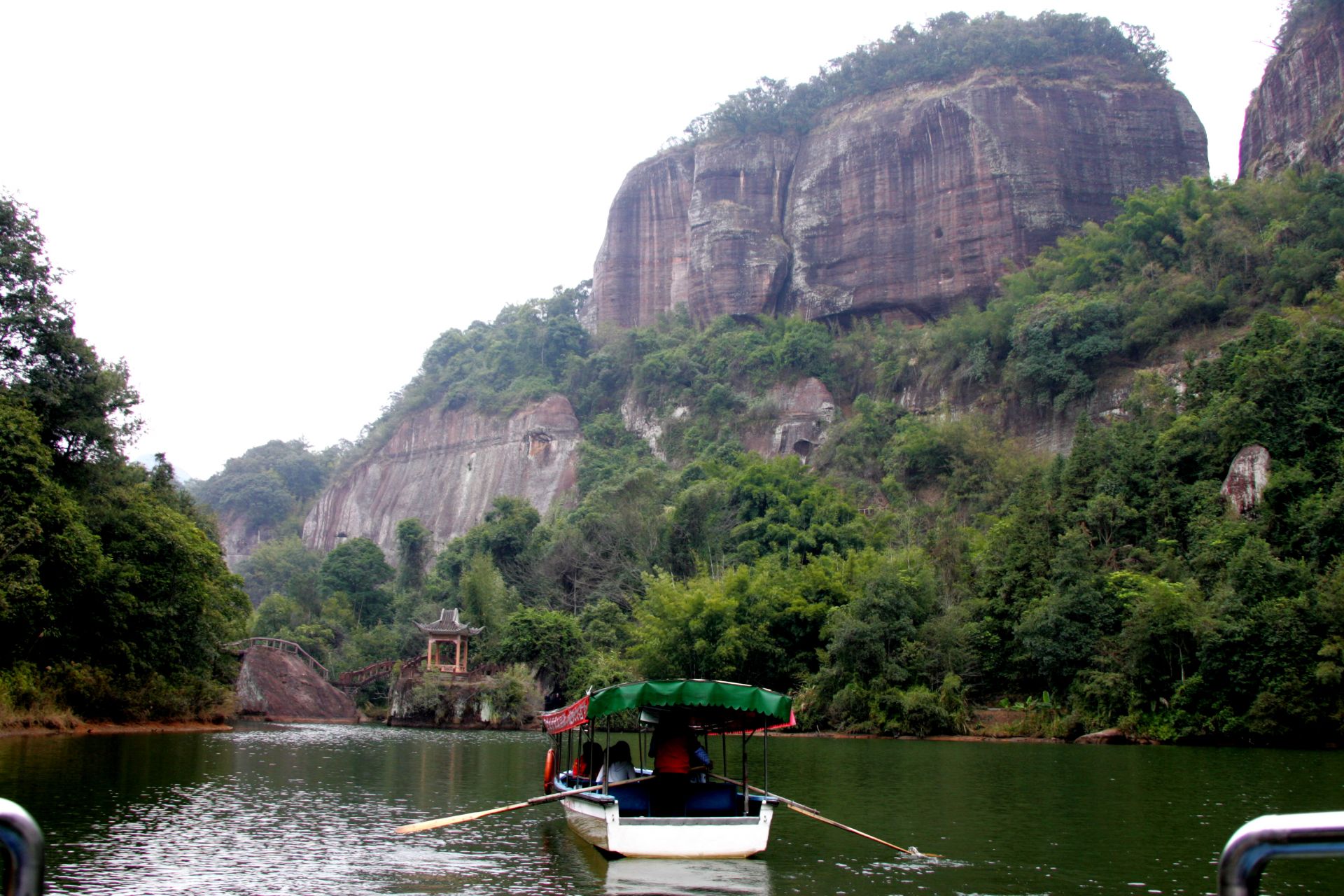 “世遗丹霞 自然研学 曹溪养生”千人旅游团活动发布会在深举行
