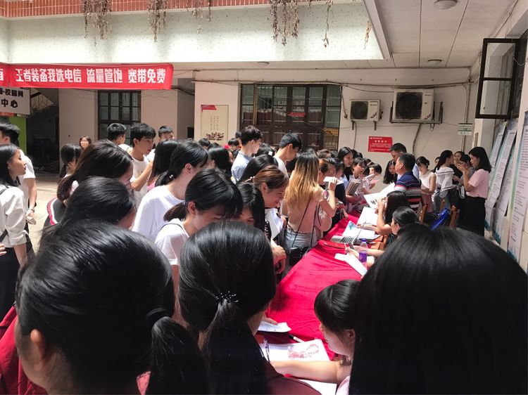 特色品牌！宝龙街道“百校行”活动赴长沙招才引智
