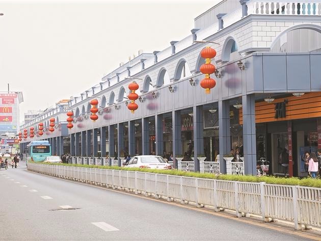 全员参与迅速掀起环境整治新热潮 打造干净舒适整洁“首善街道”  