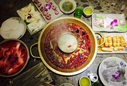视评 | 网红火锅“小龙坎”辣眼睛？莫让品质问题自砸招牌 