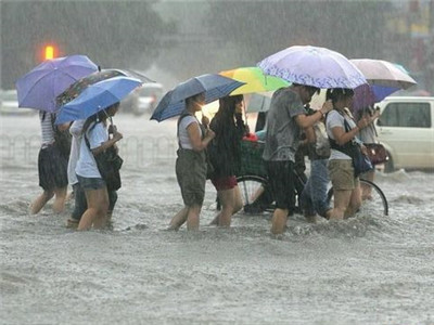 明起深圳阳光将“隐退”迎来雷雨，13-15日持续暴雨