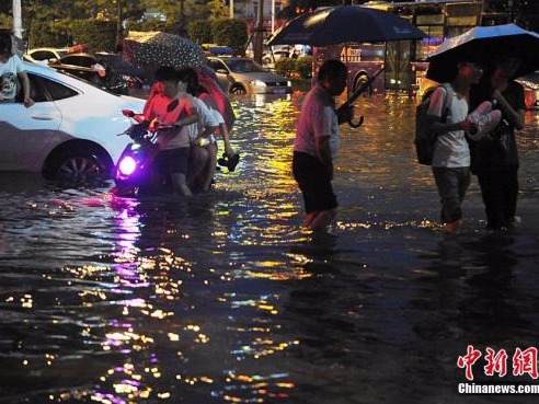 西南江南华南等地有分散性强降雨 华北黄淮有高温天气