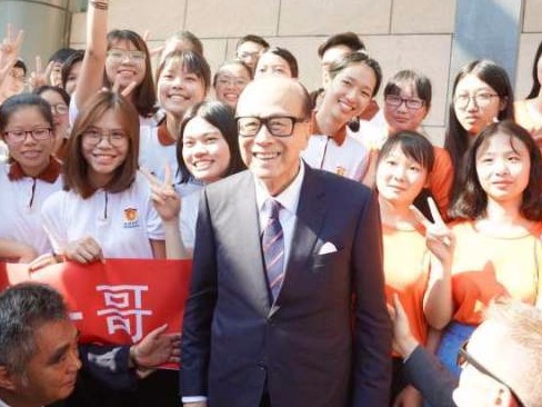 李嘉诚来汕头大学了！明早的毕业典礼你期待吗？