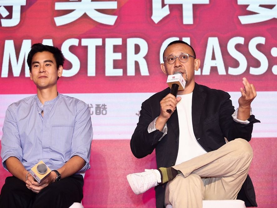金爵主席论坛《邪不压正》剧组“包圆” 姜文坦诚聊内心
