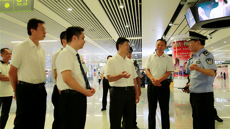 福田新区委书记上任第二天，问计基层去了哪两个地方？