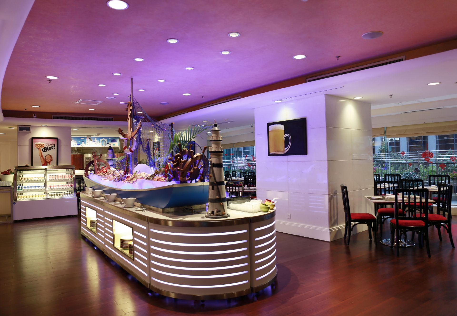 深圳富苑皇冠假日套房酒店自助晚餐全新升级