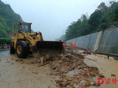 粤西部分高速受暴雨影响，车辆通行基本正常