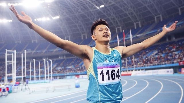 9秒97！谢震业刷新黄种人百米纪录