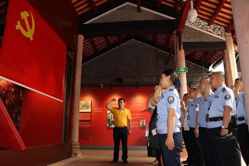 不忘初心 牢记使命：燕罗街道网格中心开展主题党日活动
