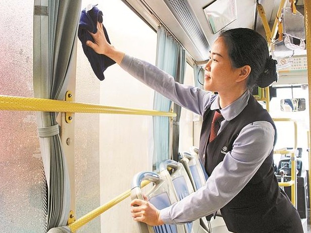 聂丽丽：101路公交车上的美丽风景线  