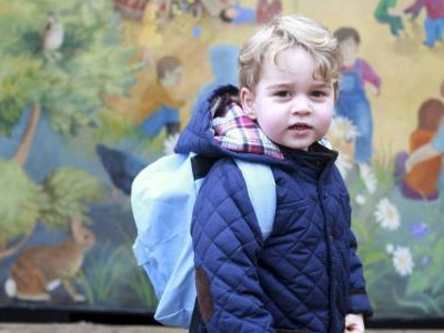 乔治王子今迎5岁生日 英国王室公开王子最新萌照
