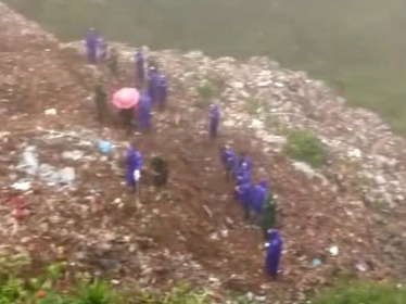 云南镇雄两儿童疑似被埋垃圾山后续：已找到两人尸体