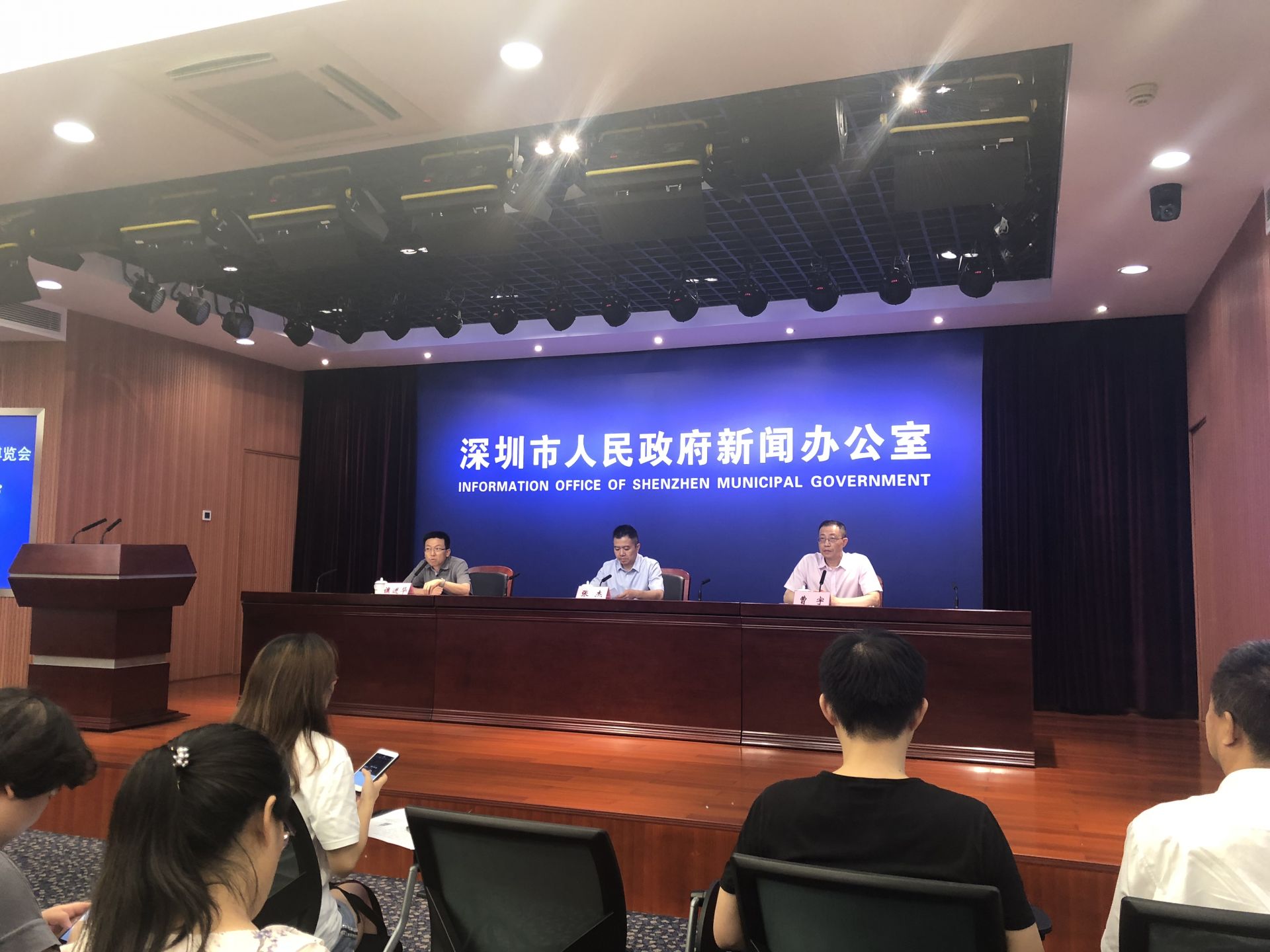 不高于8折！书博会售近百万册图书 三种方法免费领入场券！
