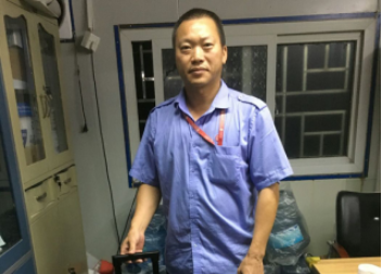 深圳公交司机一个小小的举动，让这位“学生娃”很感动