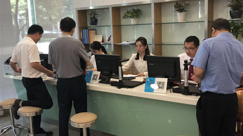 午间也能办业务，市行政服务大厅试行午间延时服务