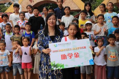 700个孩子来深圳，和当环卫工的爸妈团聚！