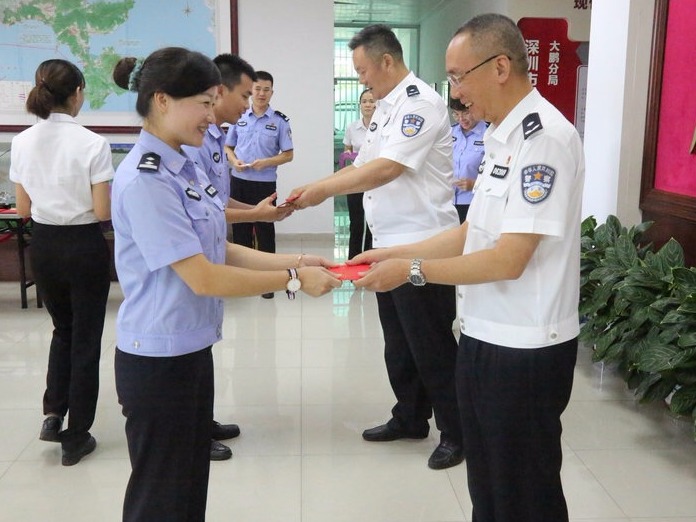 强党性，暖警心 大鹏公安分局为建设美丽大鹏添砖加瓦 