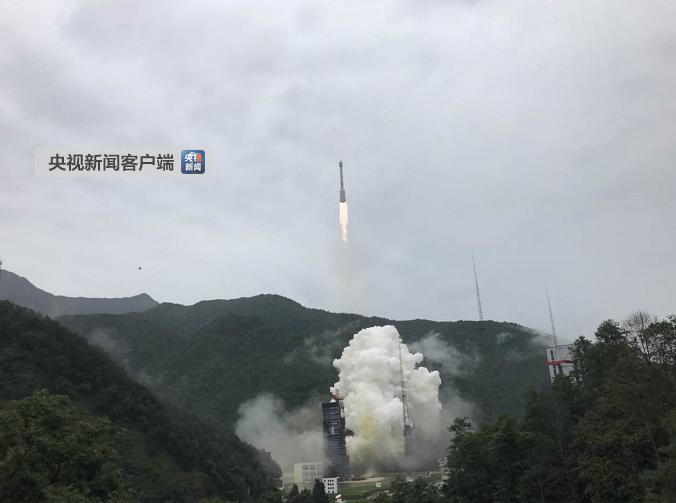 我国成功发射第三十三、三十四颗北斗导航卫星 