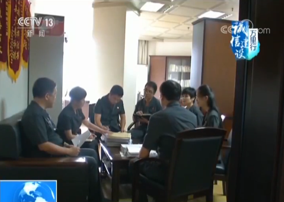 一边哭穷一边住豪宅玩游艇 这名老赖被判刑了