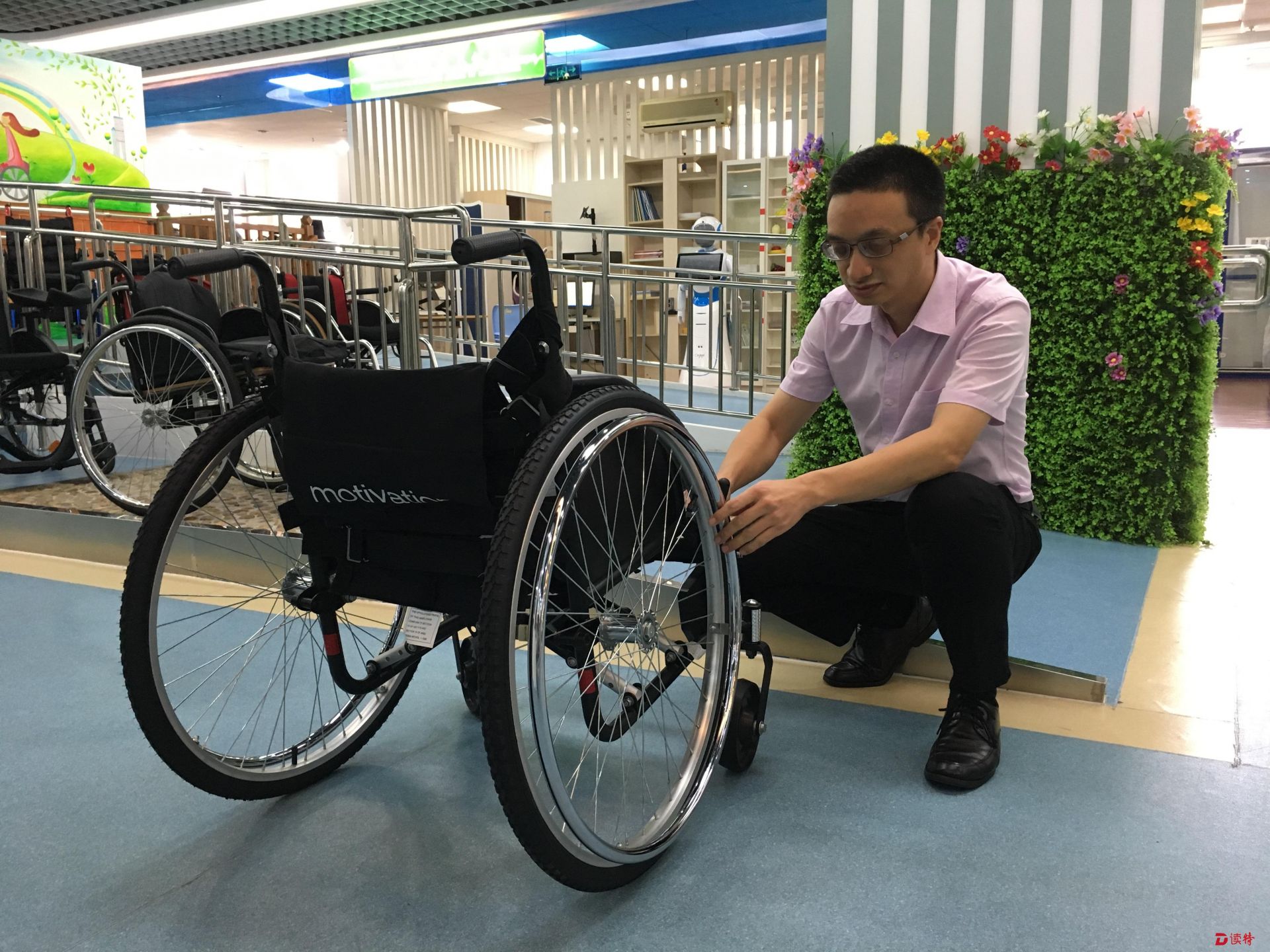 钟磊：从“门外汉”到辅具专家