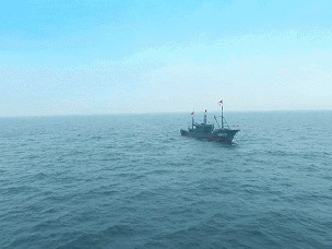 一江苏籍渔船在浙江海域遇险，14人落水3人获救11人失联