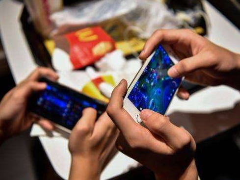 是谁把孩子推向了网络游戏？没想到家庭这一环如此重要