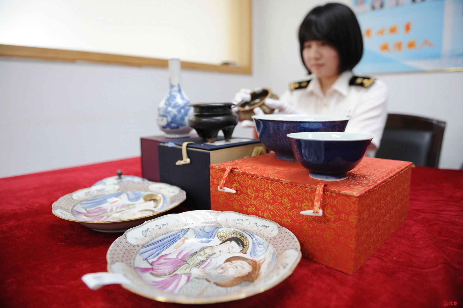 深圳海关查获元明清代文物8件