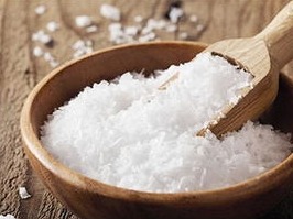 近日有传闻称盐里面的亚铁氰化钾有毒？食品专家这样说 