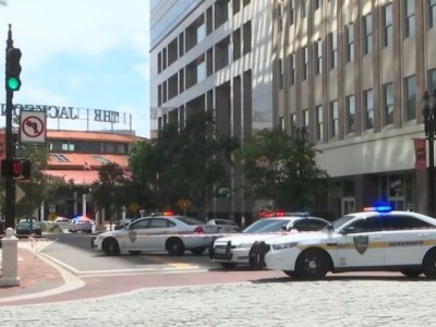 美国杰克逊维尔市中心发生枪击案，11人遭枪击4人死亡