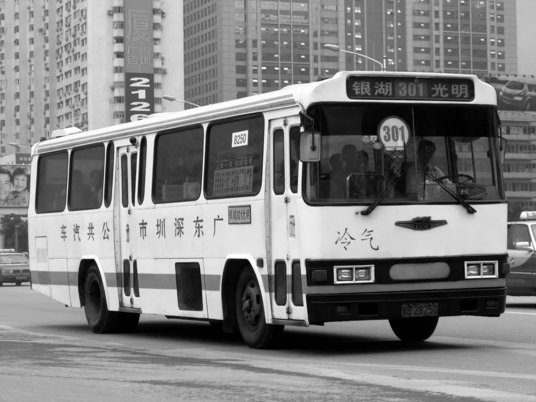 城事 _ TA是上海第一条公交线路，如今变身移动“公交博物馆”
