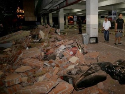 火山、海浪、地震 中使馆多次发布赴印尼安全提醒