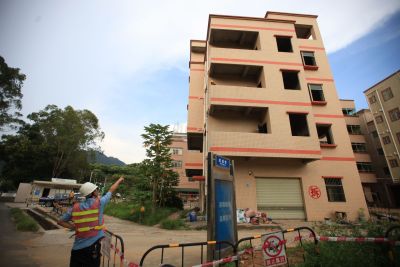 石井街道启动一级水源保护区81栋房屋拆除工作