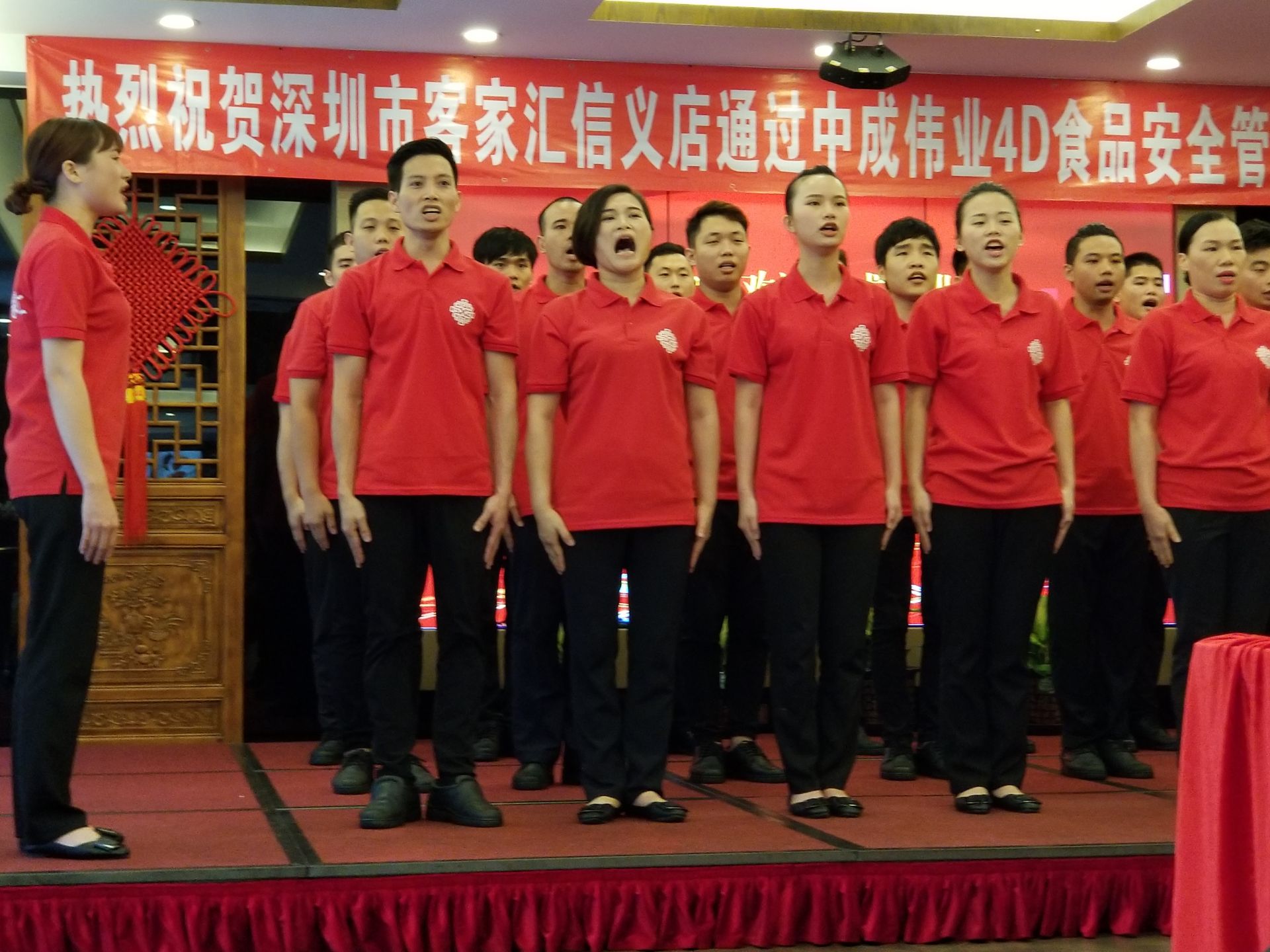 脑洞大开！ 餐厅可以打开厨房，欢迎参观？客家汇4D厨房真做到了