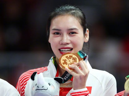 又一位中国队小姐姐夺冠啦！刘灵玲获得蹦床女子个人赛金牌