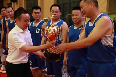 龙华街道2018年“党建杯”篮球赛取得圆满成功  