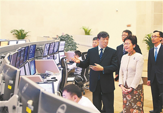 广深港高铁香港段即将开通运营，香港特首参观铁总调度中心