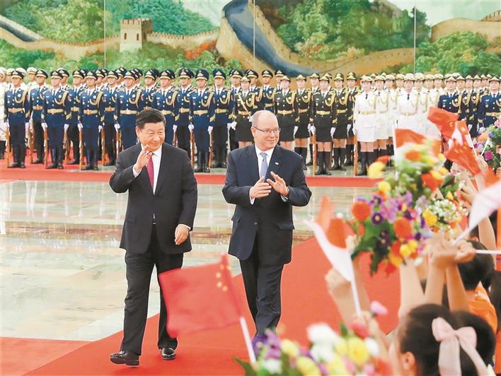 习近平同摩纳哥元首阿尔贝二世亲王举行会谈