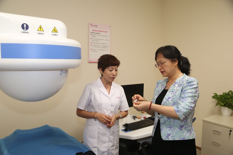 盐田为辖区企业家送“健康大礼包”