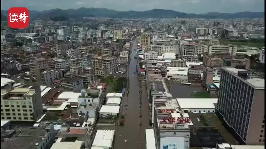 航拍受灾5天后的汕头谷饶镇华光社区主要街道