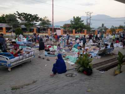 印尼地震海啸灾难已至少造成832人死亡