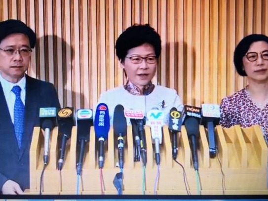 香港：“山竹”扫倒1500颗树木 500处房屋损坏394人受伤