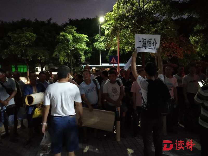 宝安福海街道紧急疏离沿江工地工人，到附近学校妥善安置