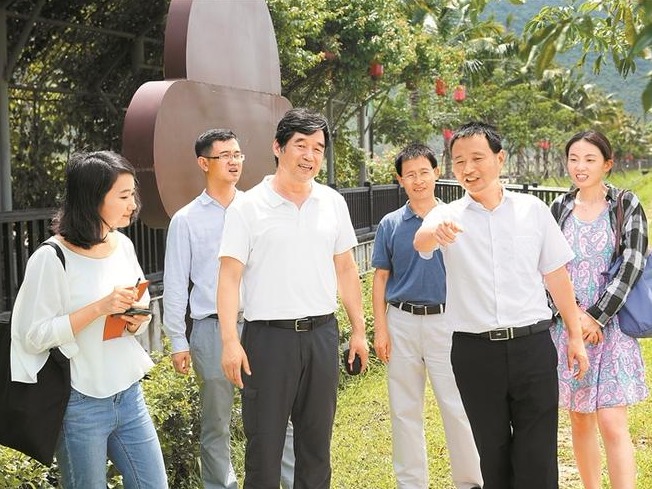 北纬18度的“种业硅谷” 全国近9成的农作物品种育自海南南繁