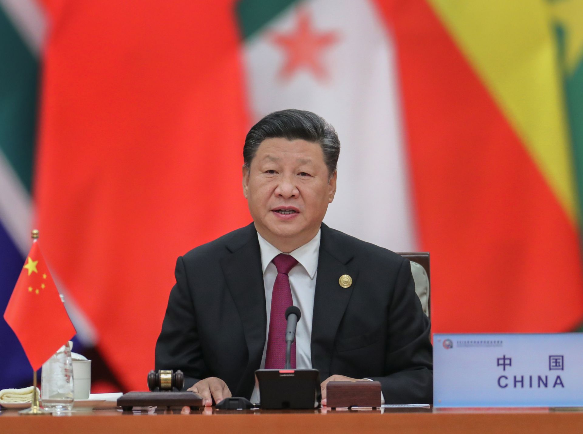 习近平同中非合作论坛前任和新任非方共同主席国元首共见记者时的讲话（全文）